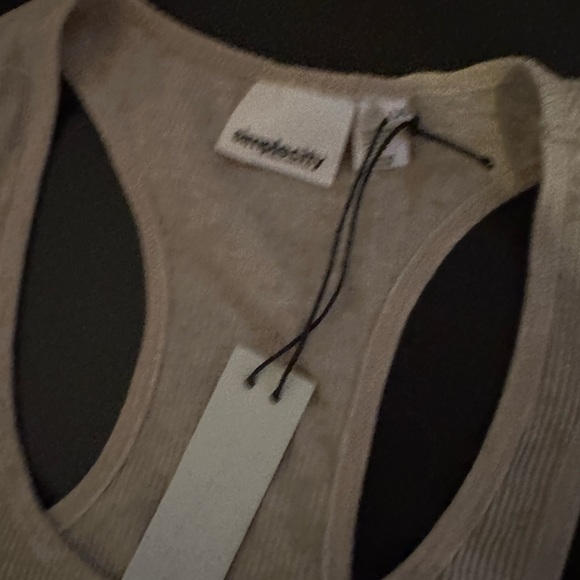 Women’s tank - Picture 2 of 2